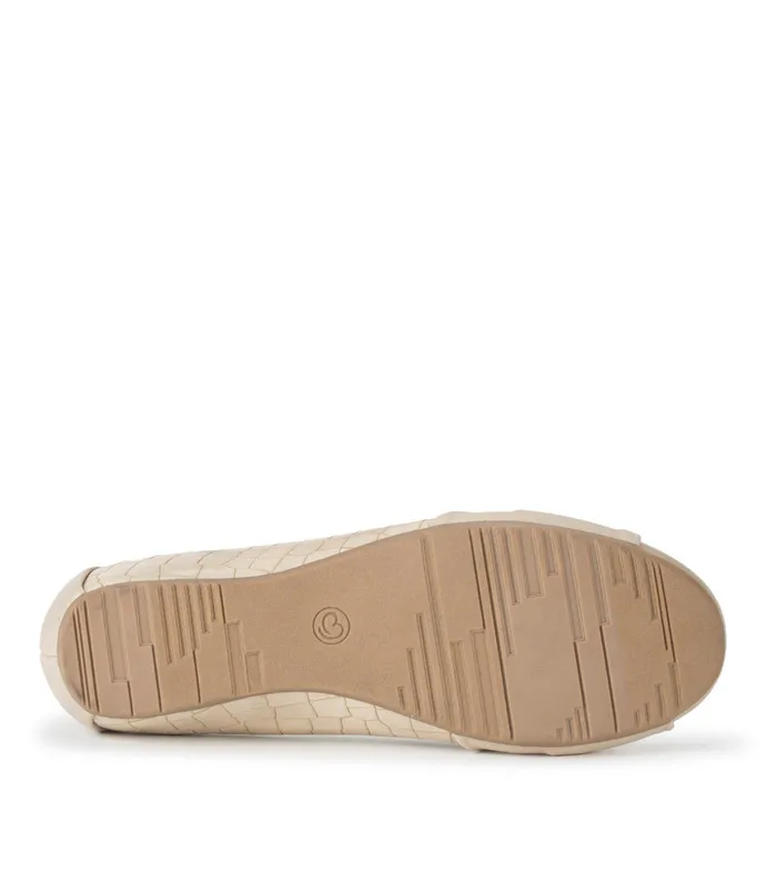 Women Baretraps Flats and Loafers Mabely Flat Milkyway
