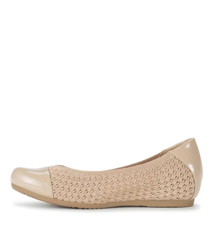 Women Baretraps Flats and Loafers Mia Casual Flat Sand