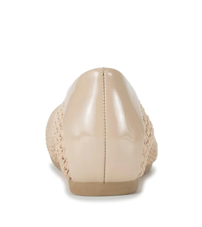 Women Baretraps Flats and Loafers Mia Casual Flat Sand