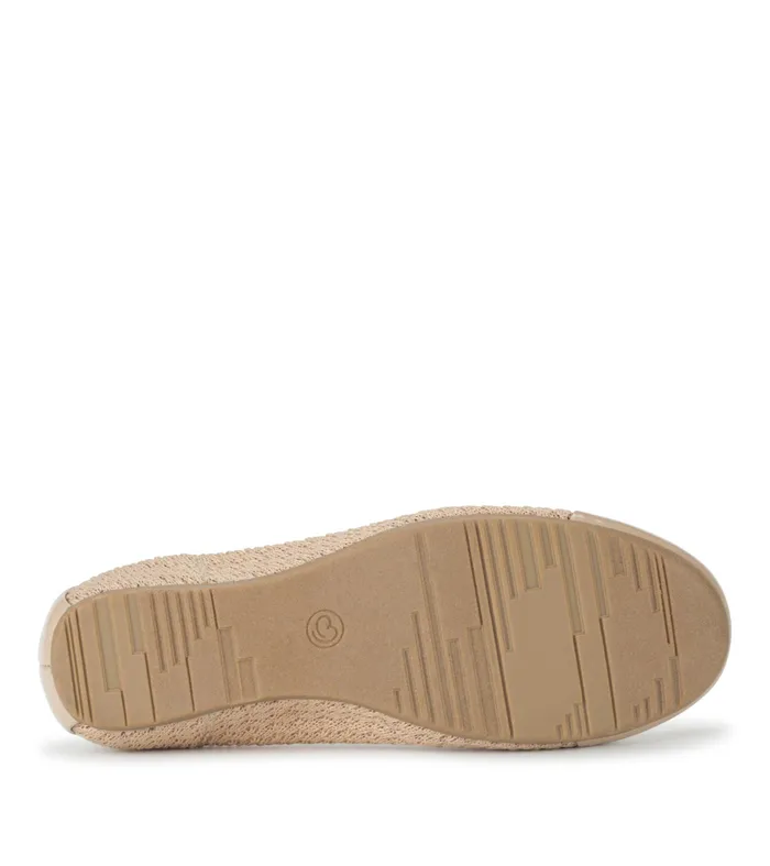 Women Baretraps Flats and Loafers Mia Casual Flat Sand