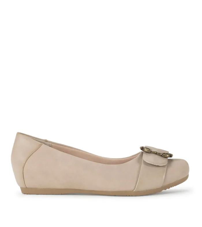 Women Baretraps Flats and Loafers Milady Flat Oatmeal