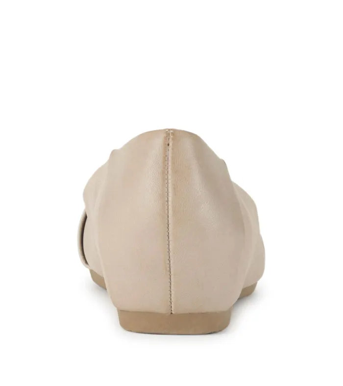Women Baretraps Flats and Loafers Milady Flat Oatmeal