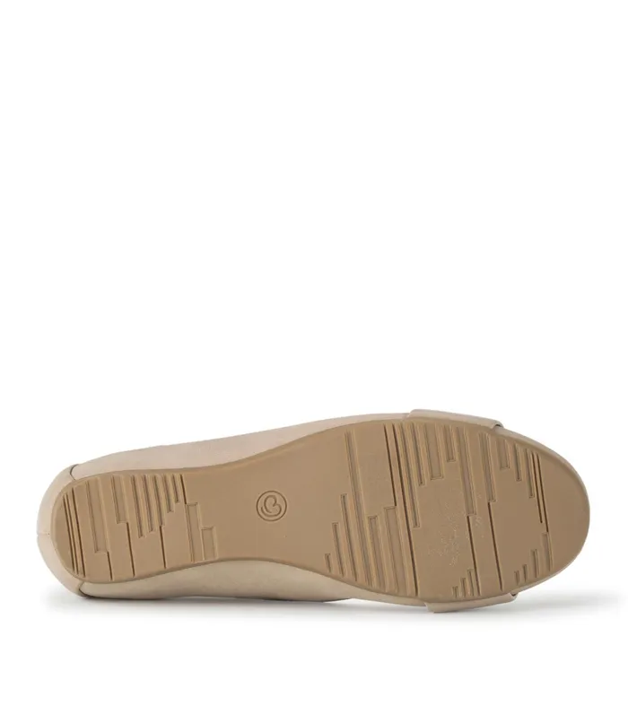 Women Baretraps Flats and Loafers Milady Flat Oatmeal