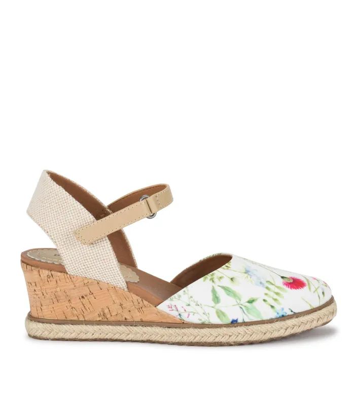 Women Baretraps Wedge Sandals Ocean Closed Toe Wedge Sandal White Multi Flower Canvas