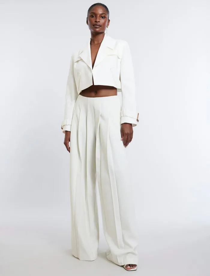 Women Cropped Trench Jacket Gardenia BCBG Jackets and Blazers Women Cropped Trench Jacket Gardenia BCBG Jackets and Blazers