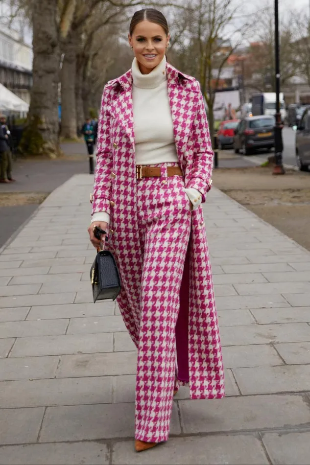 Women In Stock Tailoring Holland Cooper High Waisted Straight Trouser Hot Pink Large Scale Houndstooth Women In Stock Tailoring Holland Cooper High Waisted Straight Trouser Hot Pink Large Scale Houndstooth