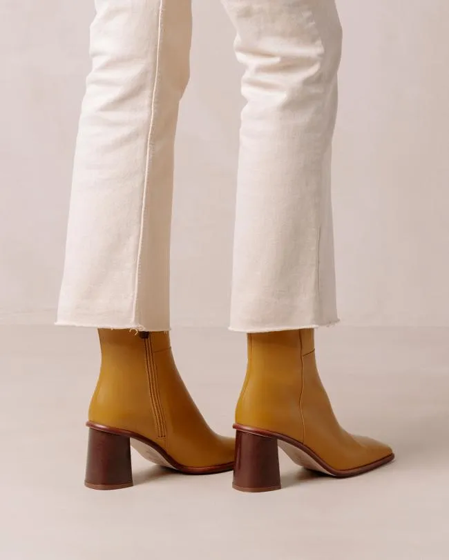 ALOHAS Boots West Vintage 8211 Yellow Leather Boots 8211 Women
