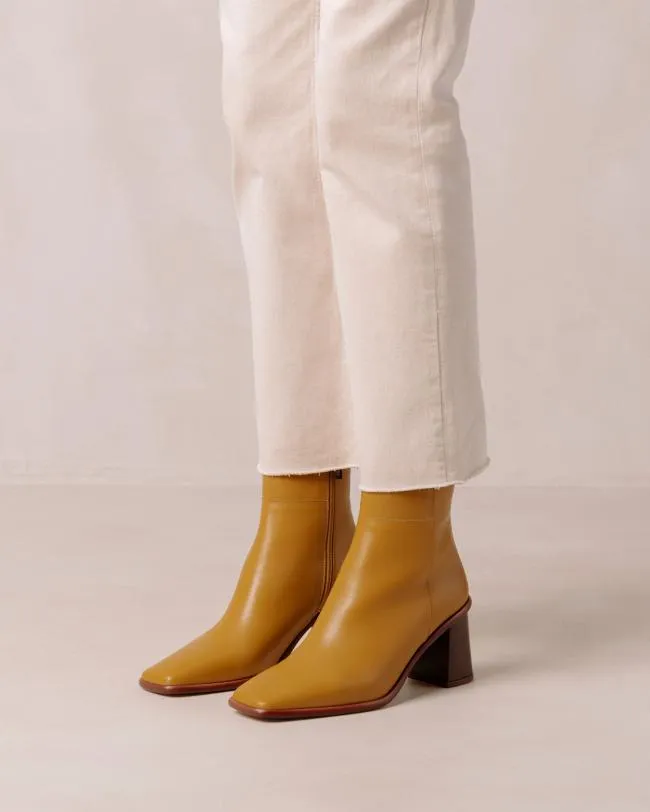 ALOHAS Boots West Vintage 8211 Yellow Leather Boots 8211 Women