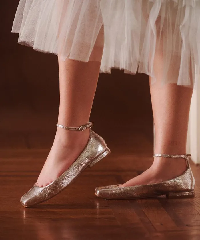 Dolce Vita Ashya Ballet Flats Silver Distressed Leather Women Flats and Loafers
