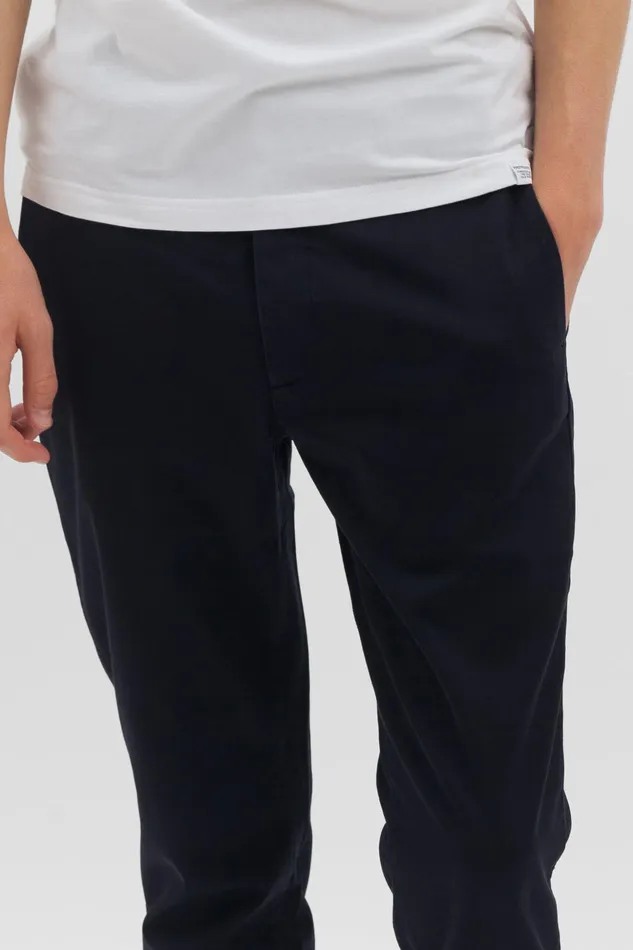 Men Norse Projects Trousers Aros Slim Light Stretch Chino Dark Navy