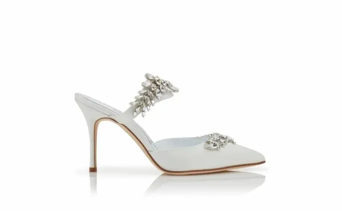 Mules Women Manolo Blahnik LURUMWhite Satin Crystal Embellished Mules Mules Women Manolo Blahnik LURUMWhite Satin Crystal Embellished Mules
