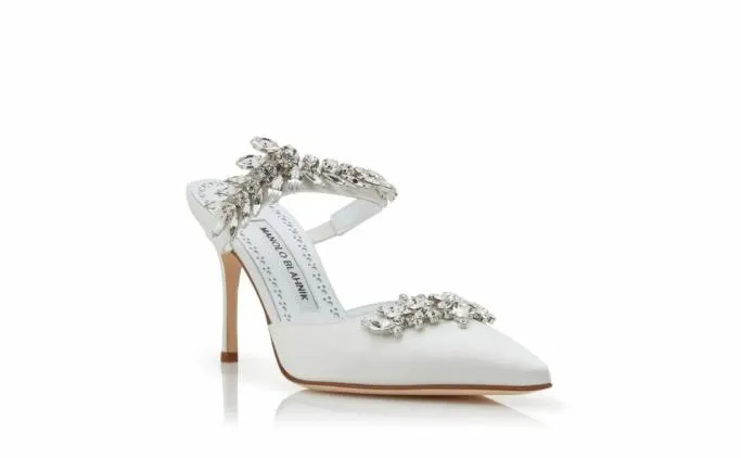 Mules Women Manolo Blahnik LURUMWhite Satin Crystal Embellished Mules Mules Women Manolo Blahnik LURUMWhite Satin Crystal Embellished Mules