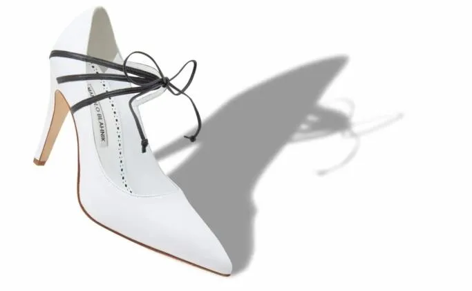 Pumps Women Manolo Blahnik BOMANHIWhite And Black Nappa Leather LaceUp Pumps