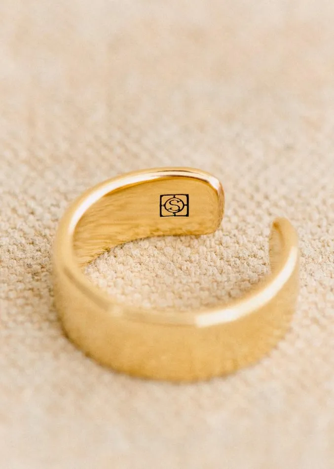 Szane Rings and Bracelets Womens Arthur Large Ring Gold