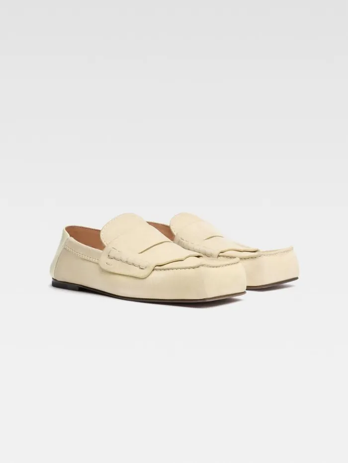 The Carr Loafers Pale Yellow Men JACQUEMUS Shoes The Carr Loafers Pale Yellow Men JACQUEMUS Shoes