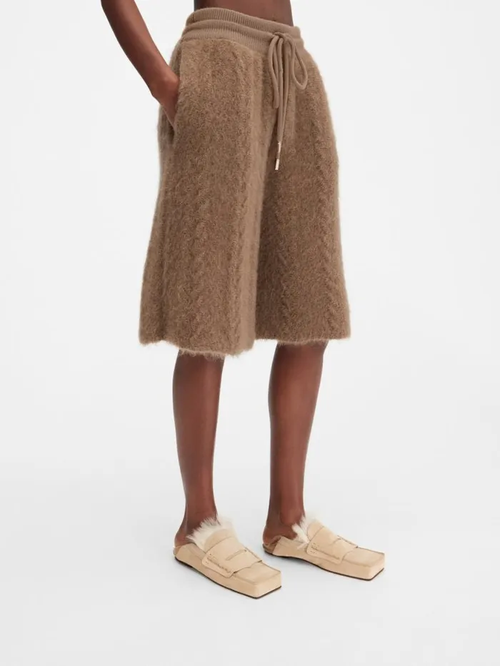 The Nuvola Shorts Camel WomenMen JACQUEMUS Trousers and Shorts The Nuvola Shorts Camel WomenMen JACQUEMUS Trousers and Shorts