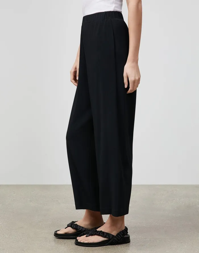 Women Lafayette 148 New York Pants and Shorts PlusSize Riverside Cropped Pant In Midweight Matte Jersey Black