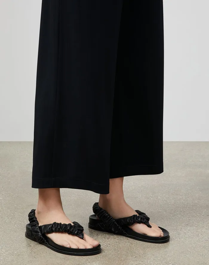 Women Lafayette 148 New York Pants and Shorts PlusSize Riverside Cropped Pant In Midweight Matte Jersey Black