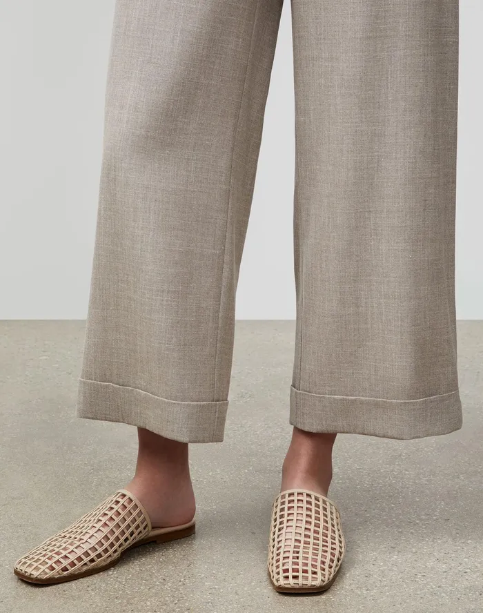Women Lafayette 148 New York Pants and Shorts Riverside Cropped Pant In Italian Tropical Weave Smoked Taupe Melange