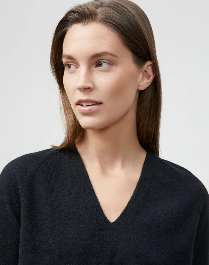 Women Lafayette 148 New York Sweaters Petite KindCashmere Raglan Sleeve VNeck Sweater Black