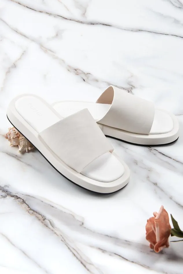 Women Sandals Cupshe Coffee Run Wide Band Slide Sandals White